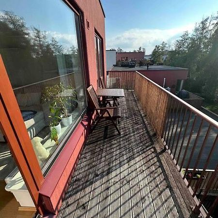 1-Bedroom Apartment Near Airport Peetri Eksteriør billede